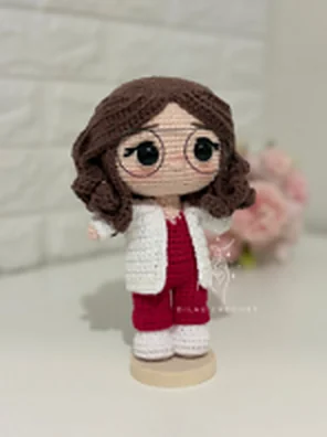 Muñequita retrato de doctora con bata